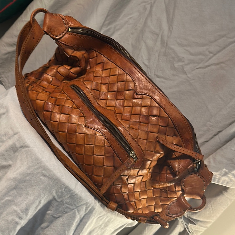 Beautiful Robita woven leather bag in rich brown!